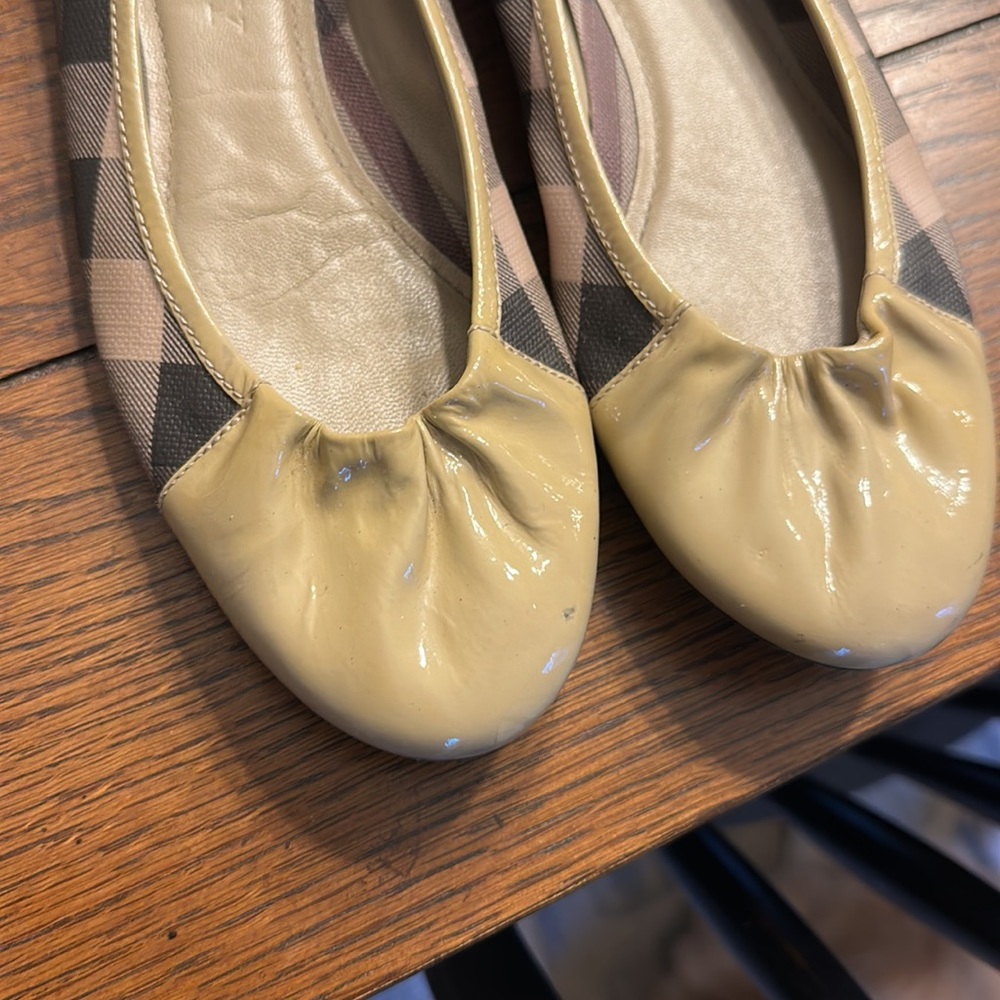 Burberry Flats size 7.5 - Picture 6 of 6